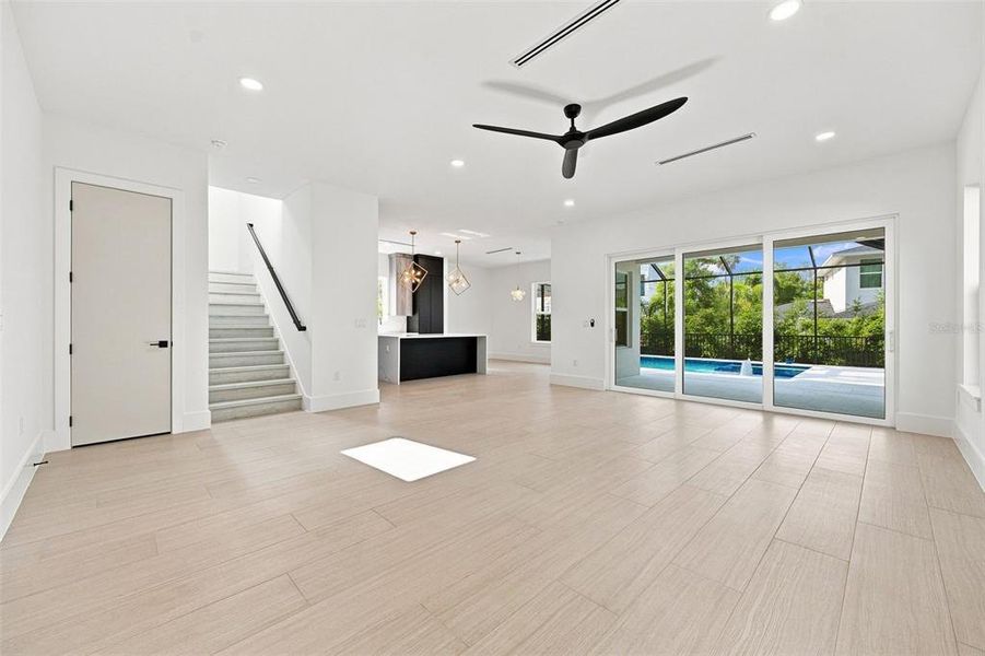 Spacious, unfurnished interior of a new home in , Sarasota (Image 31).