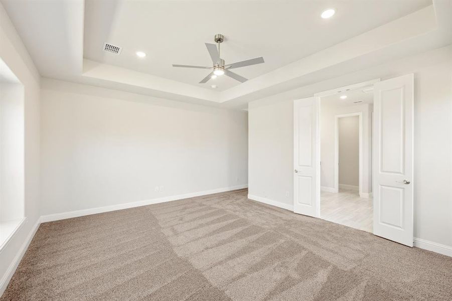 Spacious, unfurnished interior of a new home in The Oasis at North Grove 75-80, Waxahachie (Image 23). Spacious, unfurnished interior of a new home in The Oasis at North Grove 75-80, Waxahachie (Image 23).