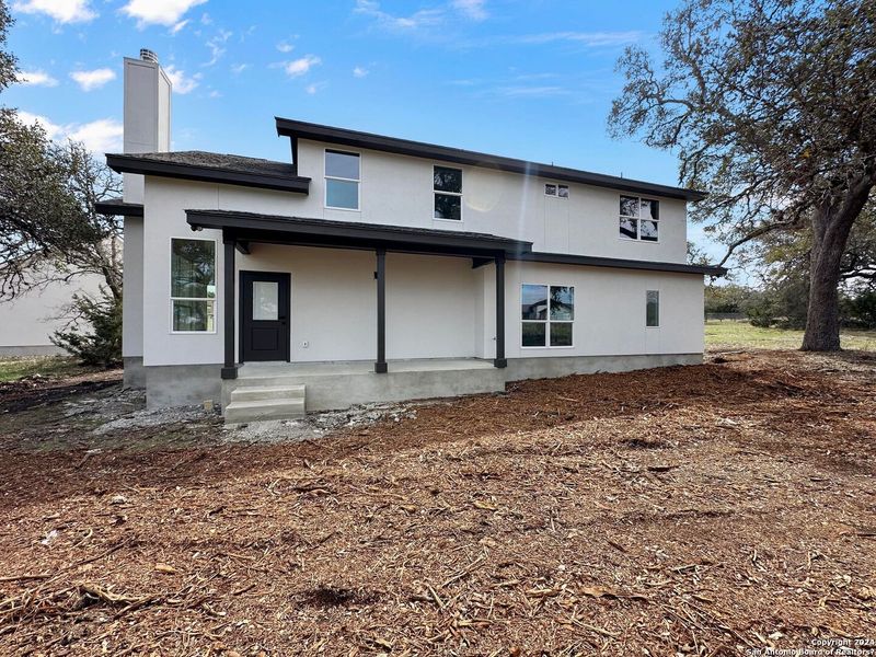Exterior details and patio area of a home in , Blanco (Image 3).