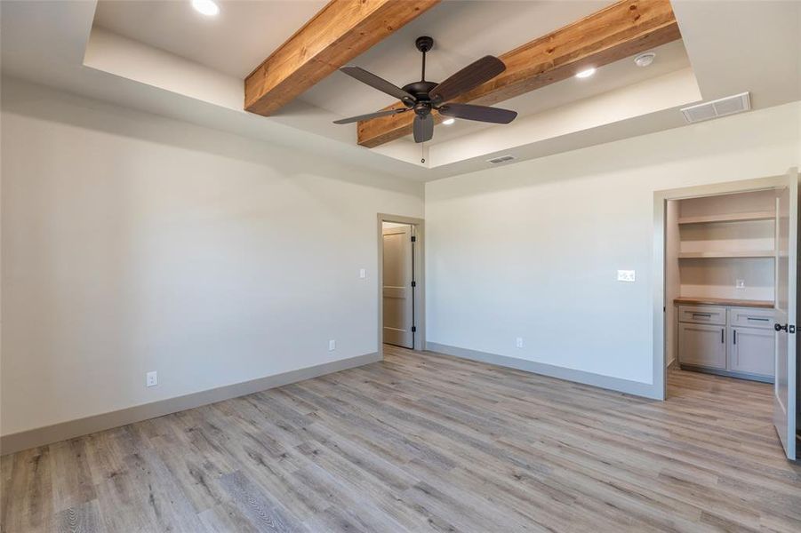 Spacious, unfurnished interior of a new home in , Abilene (Image 29).