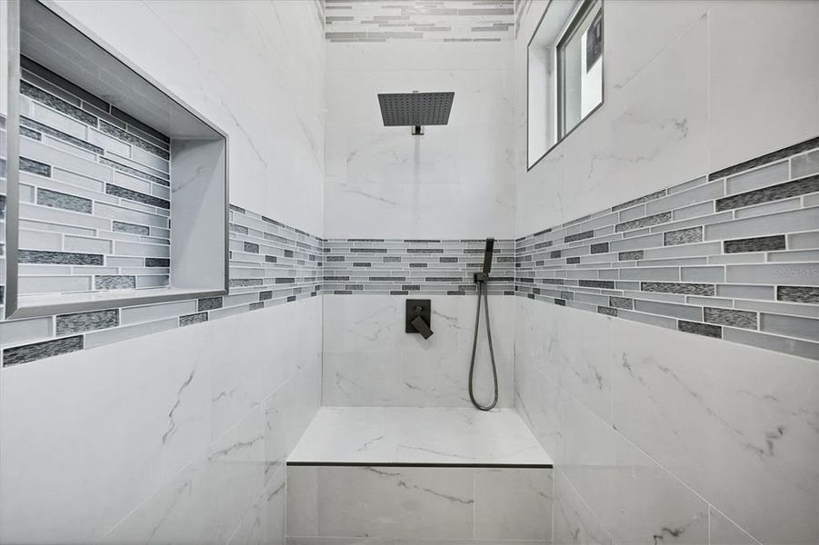 Spacious, unfurnished interior of a new home in , Port Charlotte (Image 28).