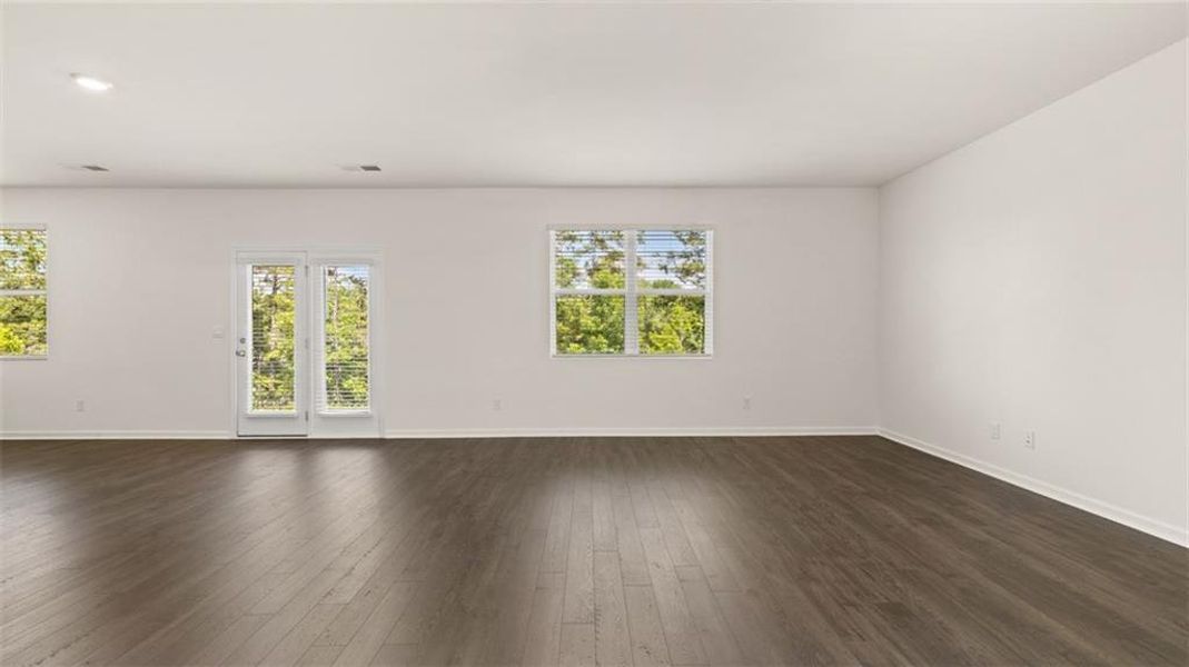 Spacious, unfurnished interior of a new home in Poplar Preserve, Newnan (Image 20).