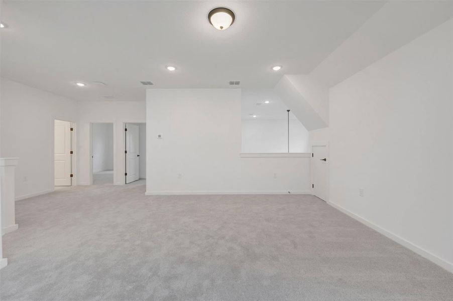 Spacious, unfurnished interior of a new home in Estancia West, Manchaca (Image 26).