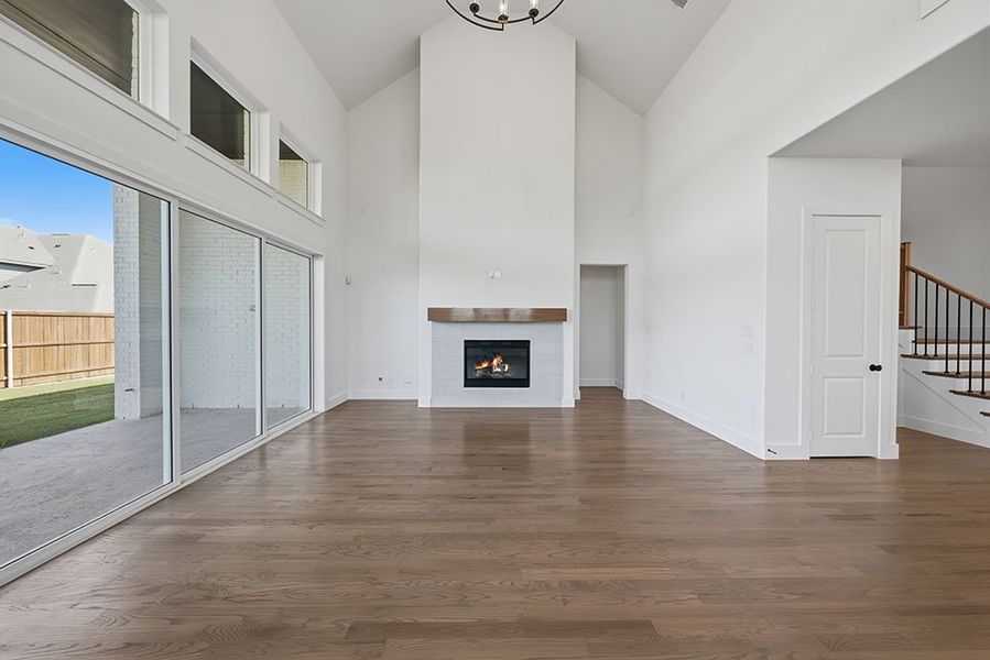 Spacious, unfurnished interior of a new home in Custer Ridge Estates, Allen (Image 29).