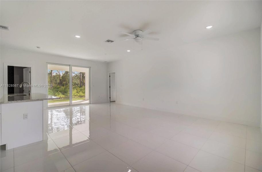 Spacious, unfurnished interior of a new home in , Alva (Image 27).