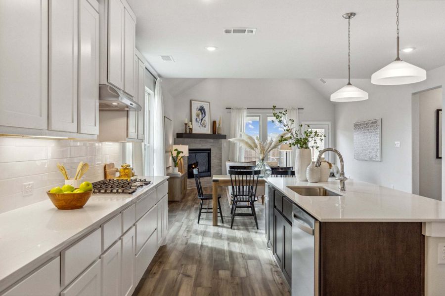 Furnished interior view inside a new home in Dove Hollow, Waxahachie (Image 8).