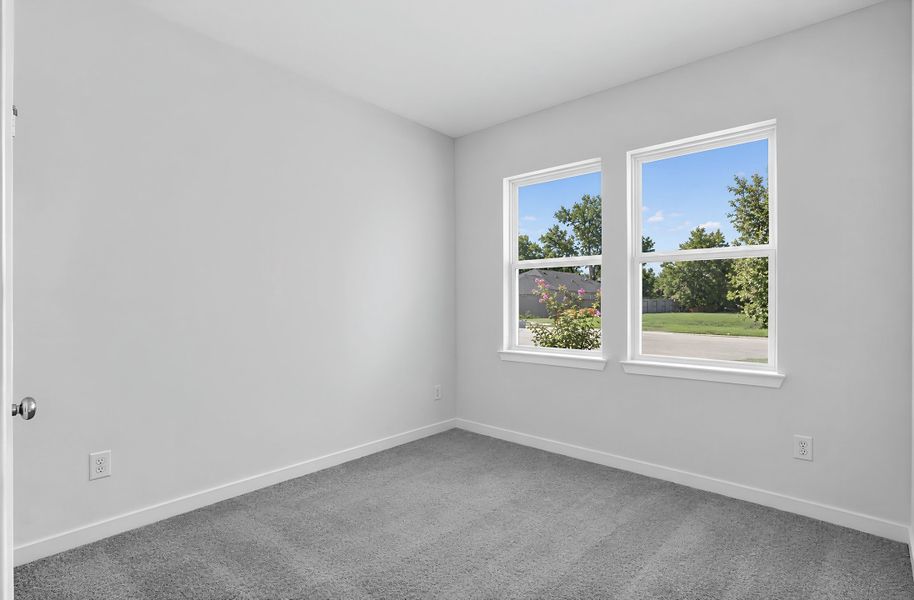 Spacious, unfurnished interior of a new home in Raburn Reserve 50s, Tomball (Image 11).