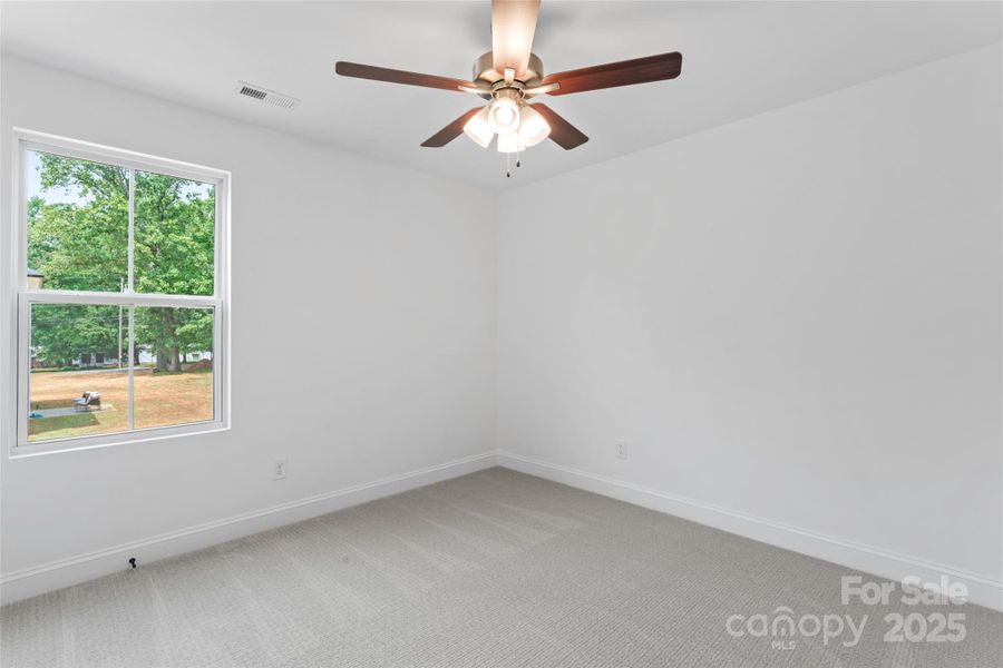 Spacious, unfurnished interior of a new home in , Harrisburg (Image 14).