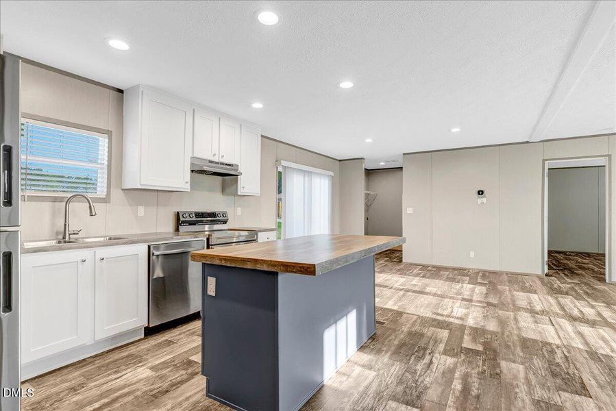 24-DSC00382 24-DSC00382