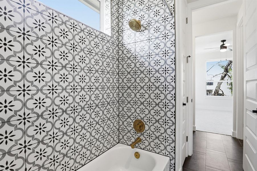 Full bath - jack and jill.