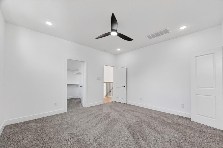 Spacious, unfurnished interior of a new home in , Houston (Image 34).