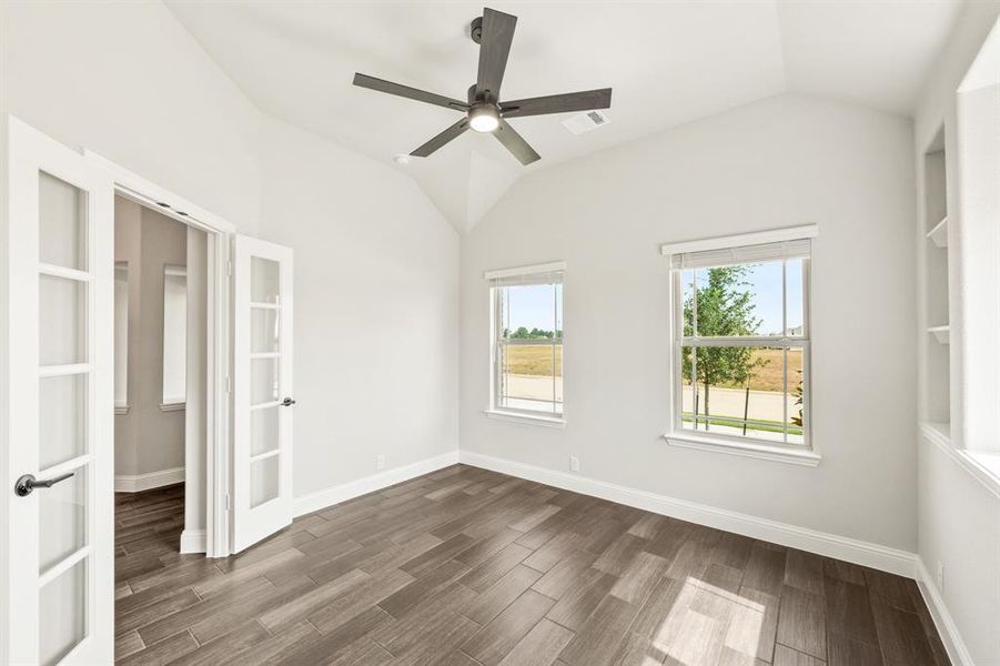 Spacious, unfurnished interior of a new home in Georgetown at Kings Fort 60s, Kaufman (Image 28).