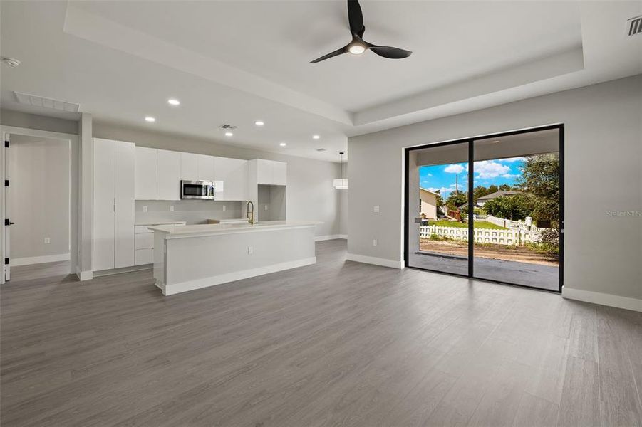 Spacious, unfurnished interior of a new home in , Lehigh Acres (Image 20).