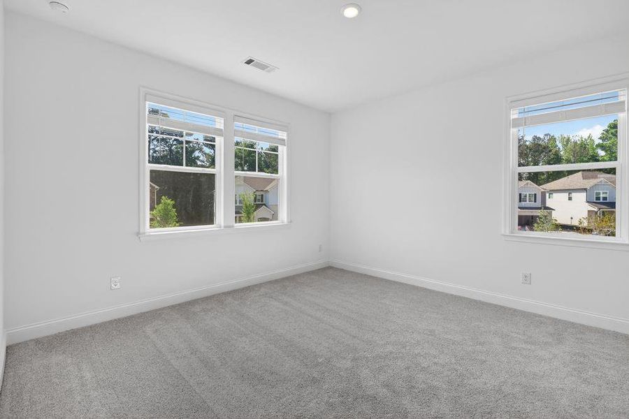 Spacious, unfurnished interior of a new home in Bennett Farm, Loganville (Image 15).