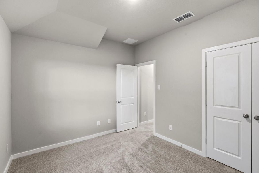 Spacious, unfurnished interior of a new home in Sienna 45', 50', Missouri City (Image 31).