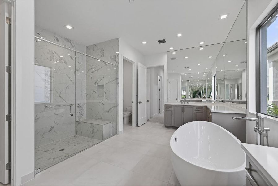 V28 PRIMARY BATH 30-web-or-mls-5D1A8658 V28 PRIMARY BATH 30-web-or-mls-5D1A8658