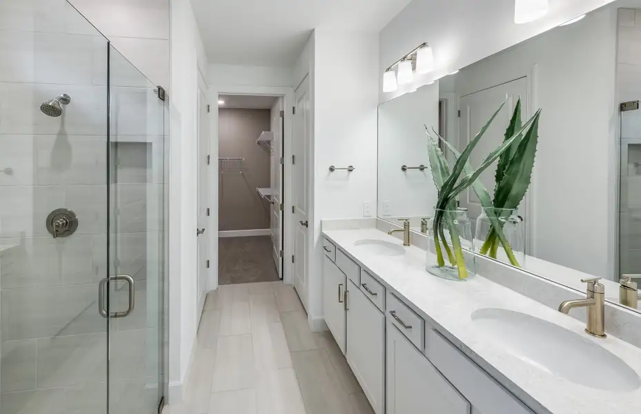 Furnished interior view inside a new home in Terreno, Naples (Image 11).