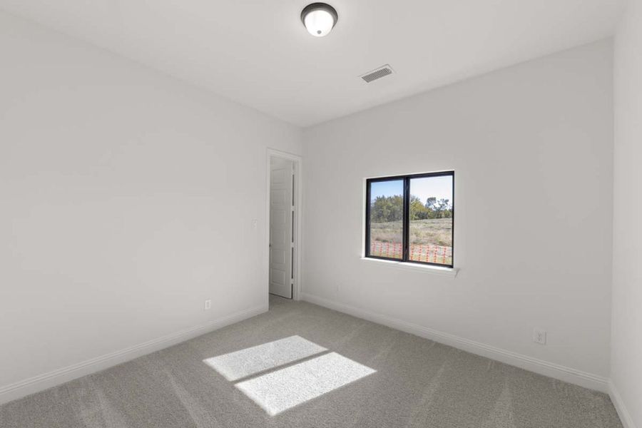 Spacious, unfurnished interior of a new home in Park Hills, Rockwall (Image 22).