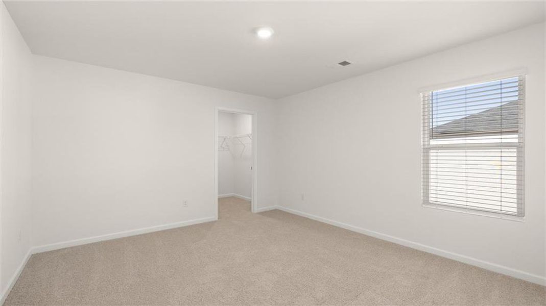 Spacious, unfurnished interior of a new home in Bridle Creek, Locust Grove (Image 25).