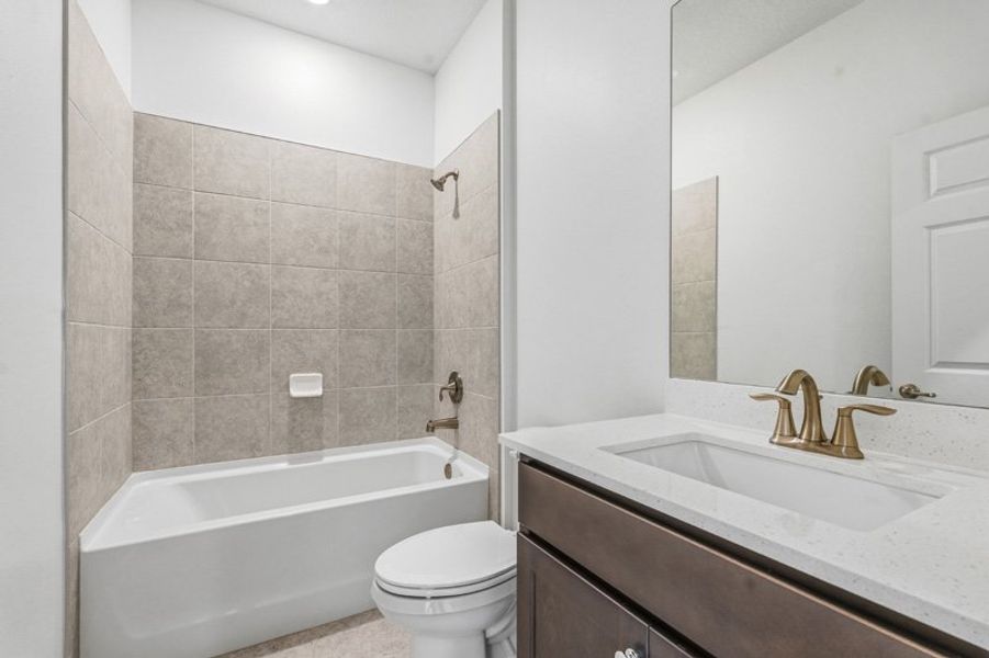 Furnished interior view inside a new home in Eden Hills, Lake Alfred (Image 19).