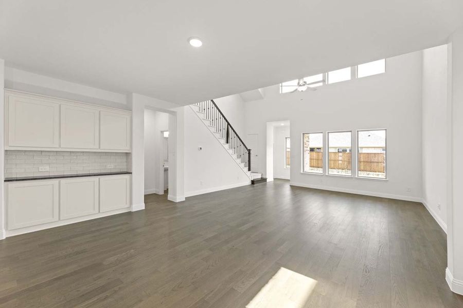 Spacious, unfurnished interior of a new home in Meadow Run, Melissa (Image 21).