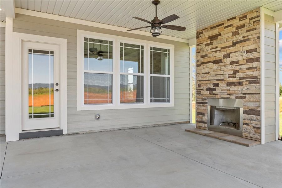 Representative exterior details of a home built from the Converse Elite by Enchanted Homes in Pointe Summit, Slater-Marietta (Image 37).