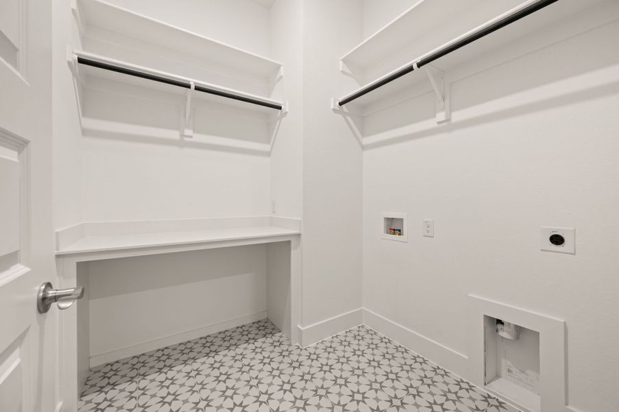 Spacious, unfurnished interior of a new home in Settlers Glen, New Fairview (Image 39). Spacious, unfurnished interior of a new home in Settlers Glen, New Fairview (Image 39).