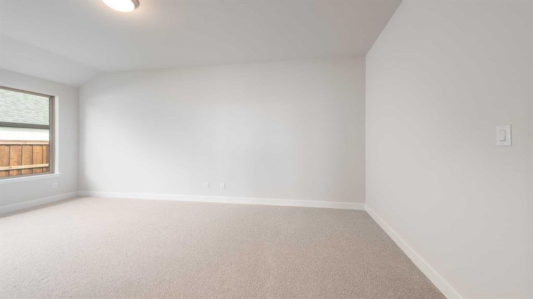 Spacious, unfurnished interior of a new home in Myrtle Creek 71', Waxahachie (Image 14).