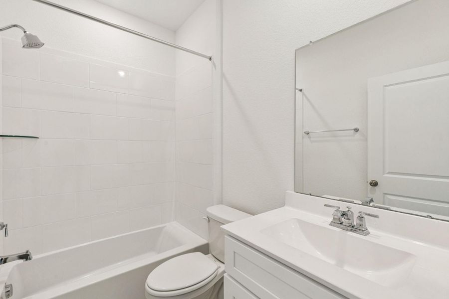 Furnished interior view inside a new home in River Ranch, Dayton (Image 16).