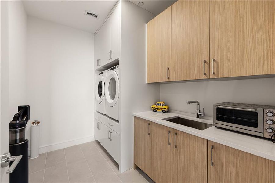 Furnished interior view inside a new home in , Atlanta (Image 45).