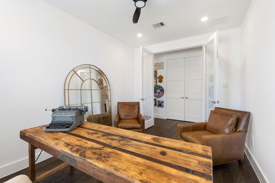 Furnished interior view inside a new home in Water Crest on Lake Conroe - LAKE FRONT, Conroe (Image 6). Furnished interior view inside a new home in Water Crest on Lake Conroe - LAKE FRONT, Conroe (Image 6).