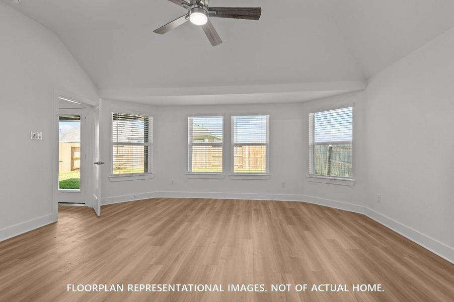Spacious, unfurnished interior of a new home in Lago Mar, Santa Fe (Image 15). Spacious, unfurnished interior of a new home in Lago Mar, Santa Fe (Image 15).