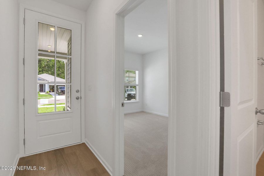Spacious, unfurnished interior of a new home in Hyland Trail, Green Cove Springs (Image 23).