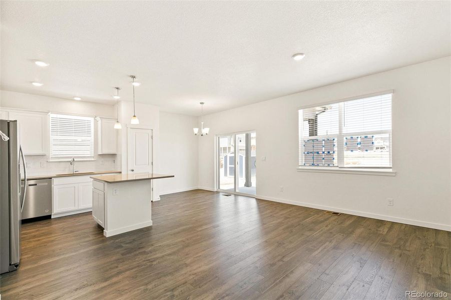 Spacious, unfurnished interior of a new home in The Ridge at Lorson Ranch, Colorado Springs (Image 21).