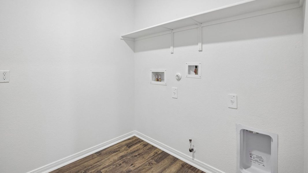 Spacious, unfurnished interior of a new home in Prairie Lakes, Buda (Image 36).