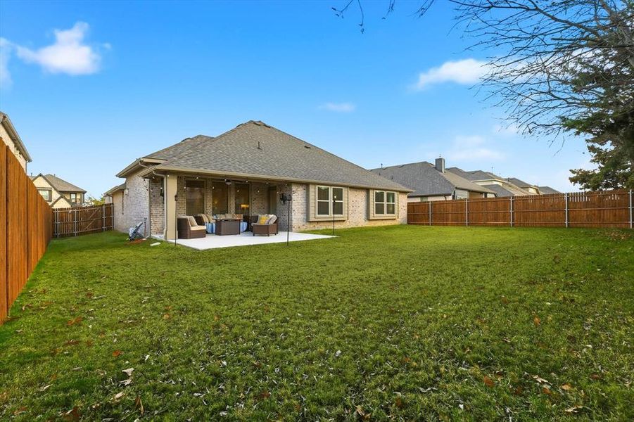 Exterior details and patio area of a home in , Midlothian (Image 4).