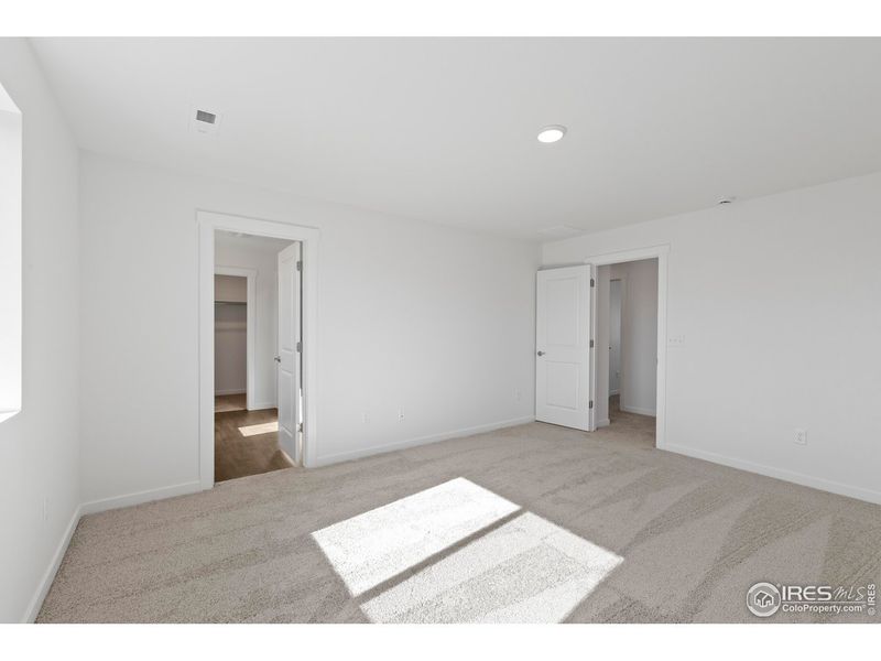 Spacious, unfurnished interior of a new home in Bloom, Fort Collins (Image 13).