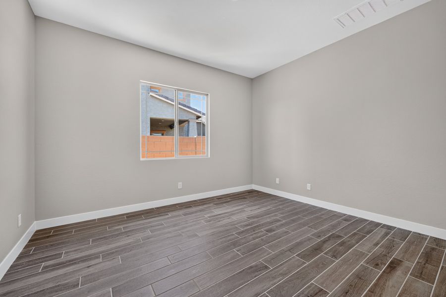 Spacious, unfurnished interior of a new home in Legado, Queen Creek (Image 19).