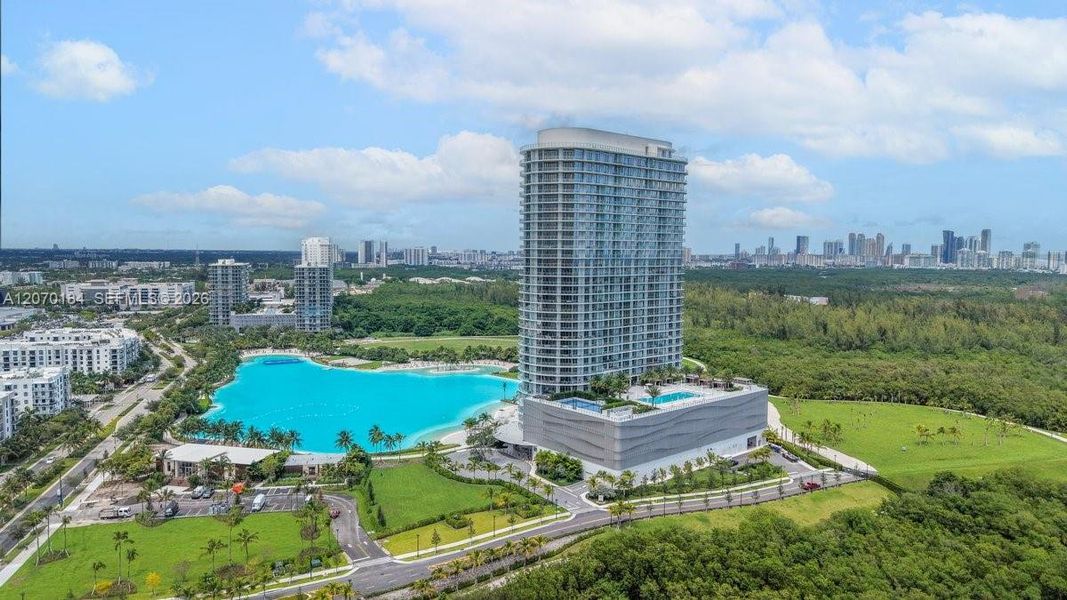 Condo located in Miami, FL showcasing its design and architecture (Image 27).