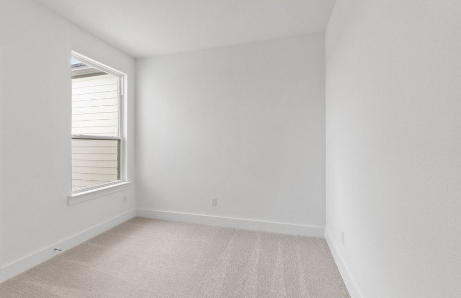 Spacious, unfurnished interior of a new home in Northpoint at Old Settlers, Round Rock (Image 27).