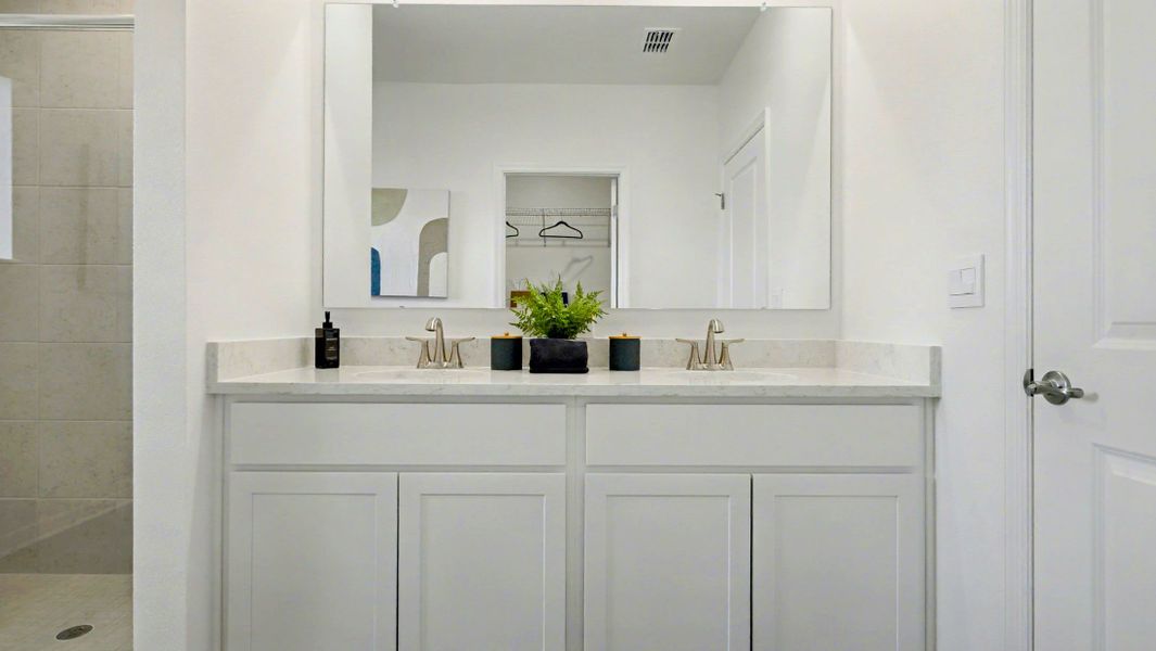 Close-up of interior finishes inside a home in Marion Oaks, Ocala (Image 19).