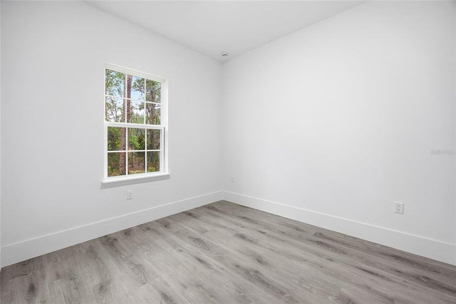 Spacious, unfurnished interior of a new home in , Citrus Springs (Image 20).