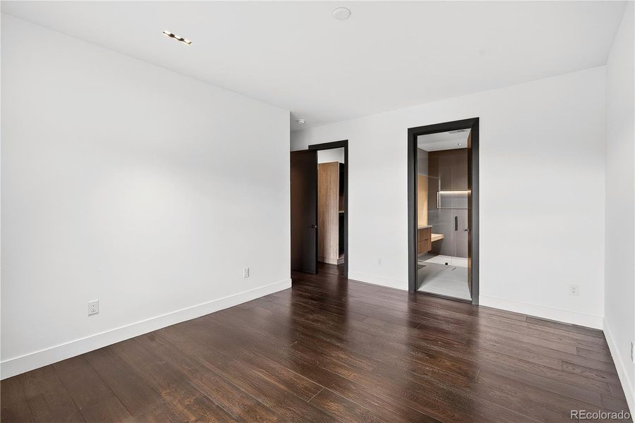 Spacious, unfurnished interior of a new home in , Golden (Image 34).