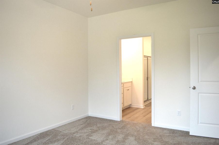 Spacious, unfurnished interior of a new home in Bickley Station, Irmo (Image 14).