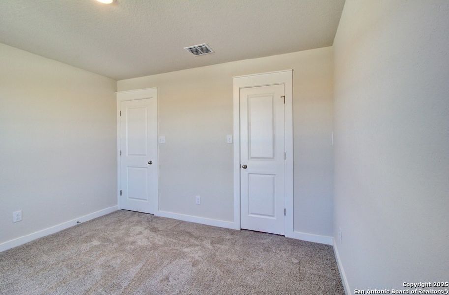 Spacious, unfurnished interior of a new home in Westridge, San Antonio (Image 24).