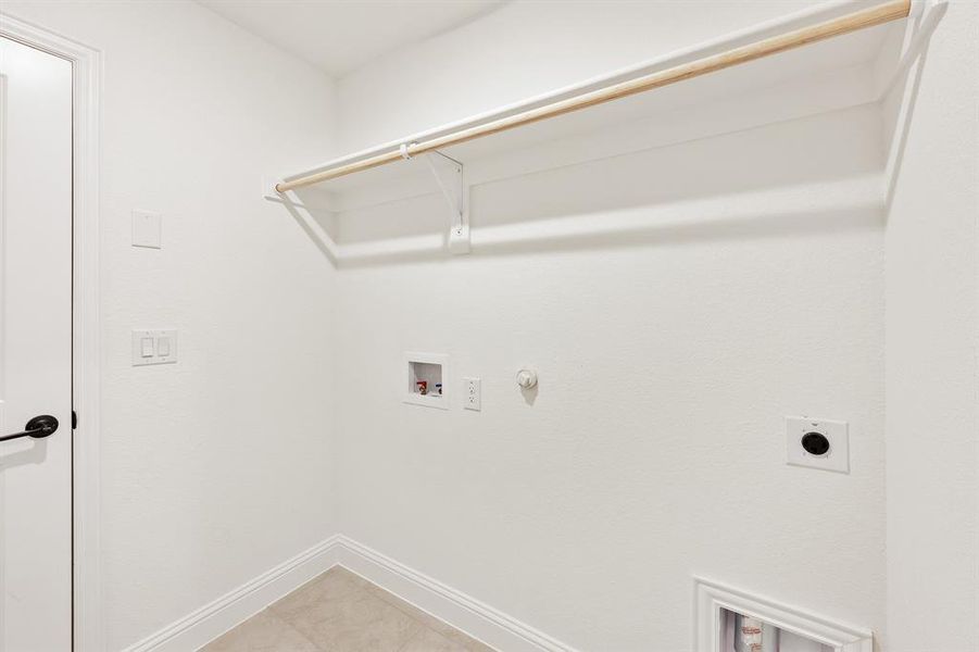 Spacious, unfurnished interior of a new home in Waterscape, Royse City (Image 26). Spacious, unfurnished interior of a new home in Waterscape, Royse City (Image 26).