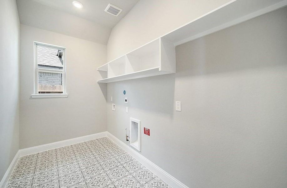 Spacious, unfurnished interior of a new home in Ellwood: Heritage Collection, Iowa Colony (Image 7). Spacious, unfurnished interior of a new home in Ellwood: Heritage Collection, Iowa Colony (Image 7).