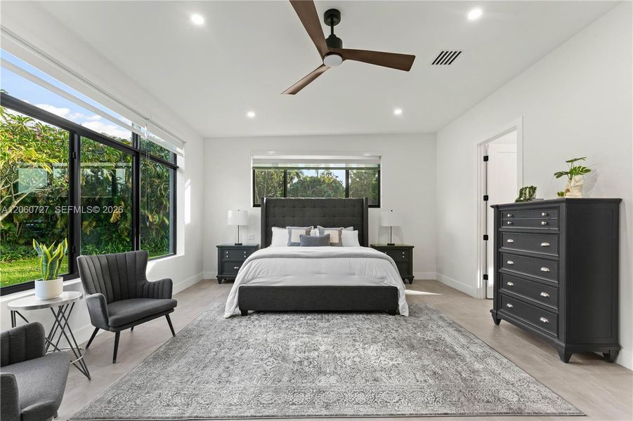 Furnished interior view inside a new home in , Plantation (Image 11).