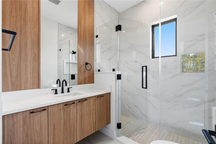 Furnished interior view inside a new home in , Montverde (Image 19).