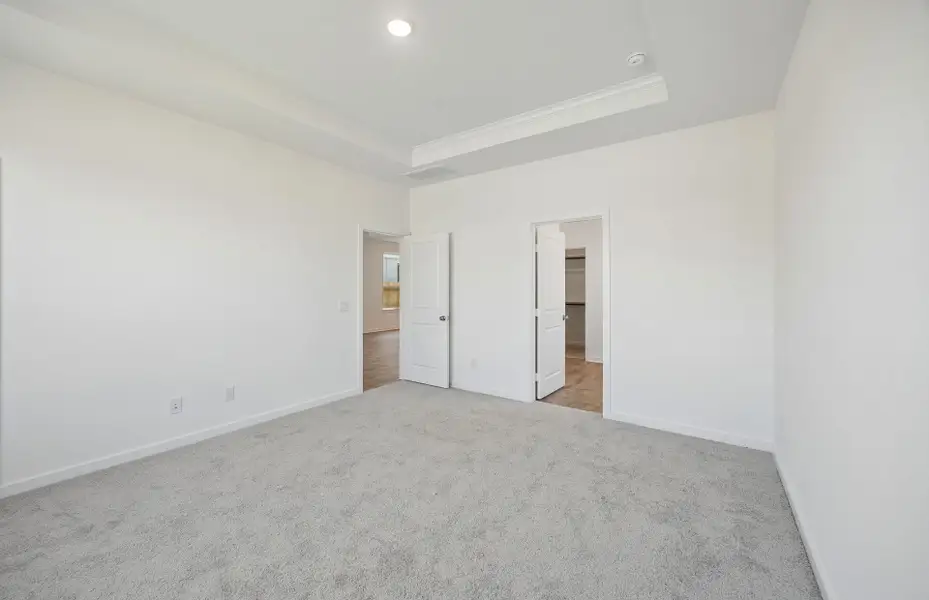 Spacious, unfurnished interior of a new home in Ryehill, Sugar Land (Image 25).